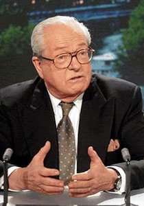 المطالبة بفرض عقوبة على زعيم اليمين في فرنسا لمعاداته الإسلام صورة رقم 1