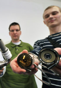 لأول مرة.. الماني يعيش بقلب صناعي منذ 5 سنوات!!  صورة رقم 2