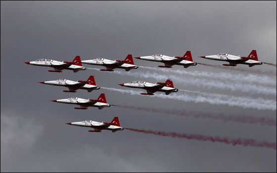 تفاديا للاحراج.. الرئيس التركي يفصل بين الجيش والزوجة!  صورة رقم 4