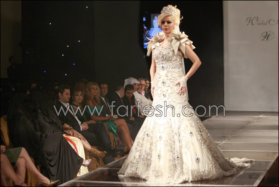 الزغبي ترتدي فستانا من تصميم عطالله وتفتتح بوتيكه في قطر! صورة رقم 5 الزغبي ترتدي فستانا من تصميم عطالله وتفتتح بوتيكه في قطر! صورة رقم 5