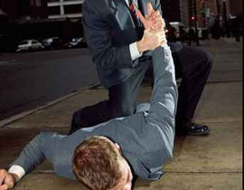 شيخ رفض اعطاء شاب سيجارة.. فهشم رأسه حتى الموت! صورة رقم 1