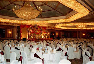 اطفال حولوا صالة الفرح الى حلبة شجار!! صورة رقم 1