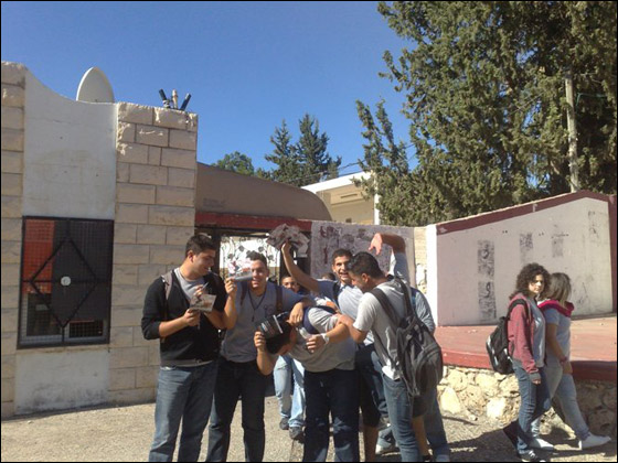 orange: كنا مع الثانويين بعرعرة وباقة وزيارتنا للمثلث يوم الأحد صورة رقم 9