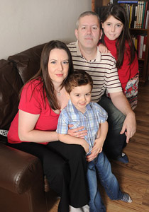 منذ ولادته وحتى سن الرابعة لا يأكل من فمه! صورة رقم 1 منذ ولادته وحتى سن الرابعة لا يأكل من فمه! صورة رقم 1