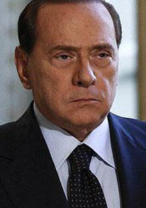 طائرة برلسكوني نقلت الحشيش إلى حفلات النوع في فيلته!  صورة رقم 1