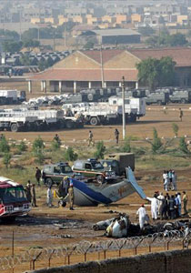 90 قتيلا حصيلة تحطم الطائرتين في كوبا وباكستان  صورة رقم 1