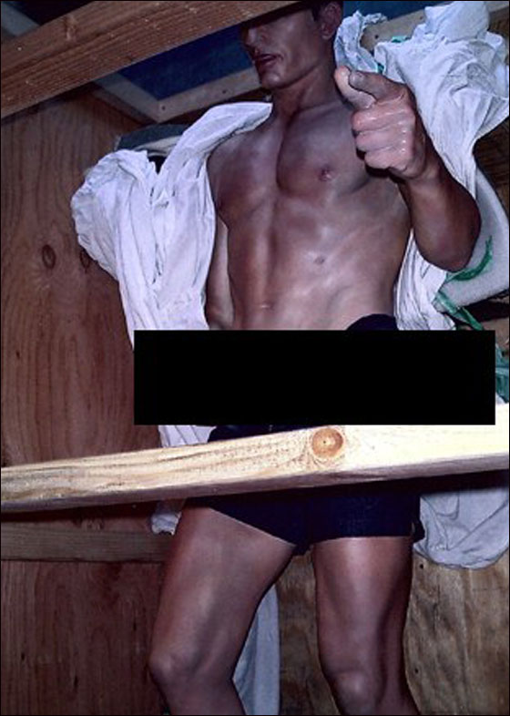 التماثيل الاباحية للأمير جفري وخطيبته تثير أزمة قضائية! صورة رقم 4 التماثيل الاباحية للأمير جفري وخطيبته تثير أزمة قضائية! صورة رقم 4