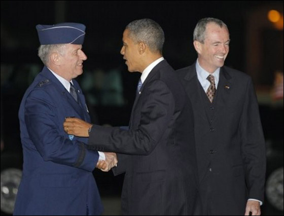 هل تعلم أن اوباما يخشى حتى من هل تعلم أن اوباما يخشى حتى من