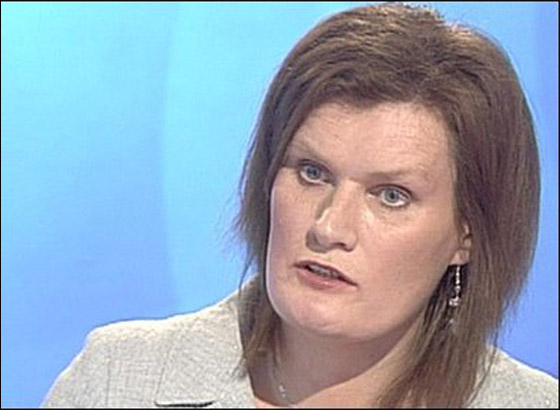 نائبة بريطانية تتهم البرلمان بالتمييز ضدها لكونها سحاقية!  صورة رقم 3