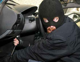 قمة الذكاء الغباء.. سرق السيارة وترك محفظته في داخلها! صورة رقم 1