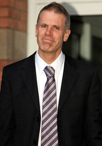 بعد ادانته بتحميل صور الإباحية للاطفال.. استقالة قس بريطاني! صورة رقم 1