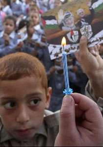 هكذا احيا الفلسطينيون الذكرى السادسة للرئيس عرفات!  صورة رقم 1