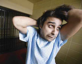 تونسي يدعي انه 