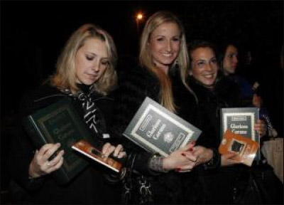 القذافي يقود حملة القذافي يقود حملة