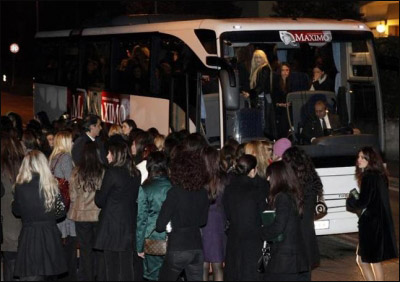 القذافي يقود حملة القذافي يقود حملة