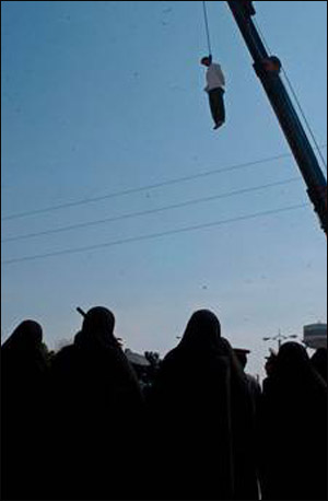 الاعدام لسفاح ايراني.. بعد قتله 16 امرأة! صورة رقم 1 الاعدام لسفاح ايراني.. بعد قتله 16 امرأة! صورة رقم 1