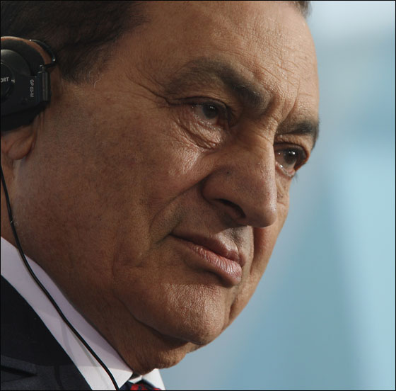 بوش: الرئيس مبارك اخبرنا بأن صدام لديه أسلحة بيولوجية! صورة رقم 9 بوش: الرئيس مبارك اخبرنا بأن صدام لديه أسلحة بيولوجية! صورة رقم 9