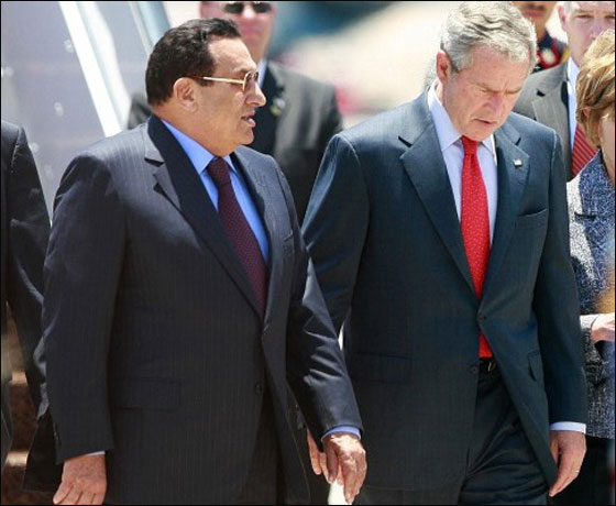 بوش: الرئيس مبارك اخبرنا بأن صدام لديه أسلحة بيولوجية! صورة رقم 2 بوش: الرئيس مبارك اخبرنا بأن صدام لديه أسلحة بيولوجية! صورة رقم 2