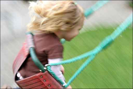 التف حبل الارجوحة حول رقبتها.. فماتت! صورة رقم 1 التف حبل الارجوحة حول رقبتها.. فماتت! صورة رقم 1