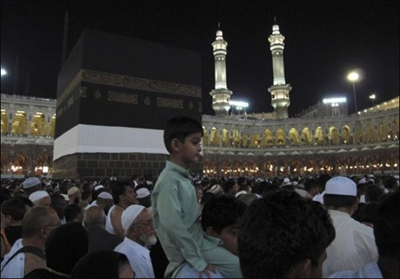 في اول ايام العيد.. الحجاج يؤدون طواف الافاضة!  صورة رقم 3