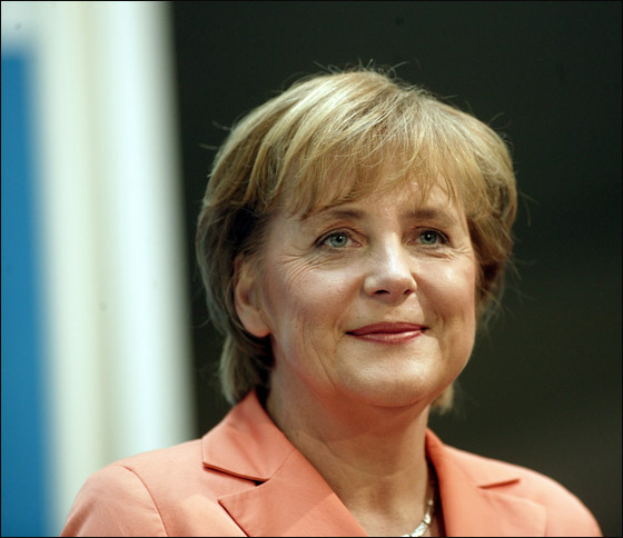 ميركل: المانيا لا تعاني من وفرة الاسلام بل من انحسار المسيحية! صورة رقم 3 ميركل: المانيا لا تعاني من وفرة الاسلام بل من انحسار المسيحية! صورة رقم 3