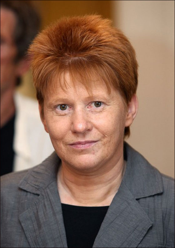 نائب اسرائيلي يكره الالمان ويوجه عبارات نابية لنائبة المانية  صورة رقم 2