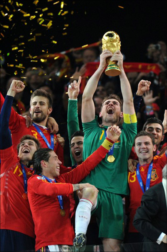 عملة نقدية تخليدا لفوز اسبانيا بمونديال 2010 صورة رقم 7 عملة نقدية تخليدا لفوز اسبانيا بمونديال 2010 صورة رقم 7