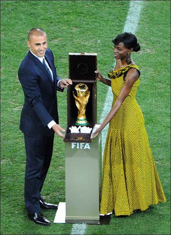 عملة نقدية تخليدا لفوز اسبانيا بمونديال 2010 صورة رقم 6 عملة نقدية تخليدا لفوز اسبانيا بمونديال 2010 صورة رقم 6