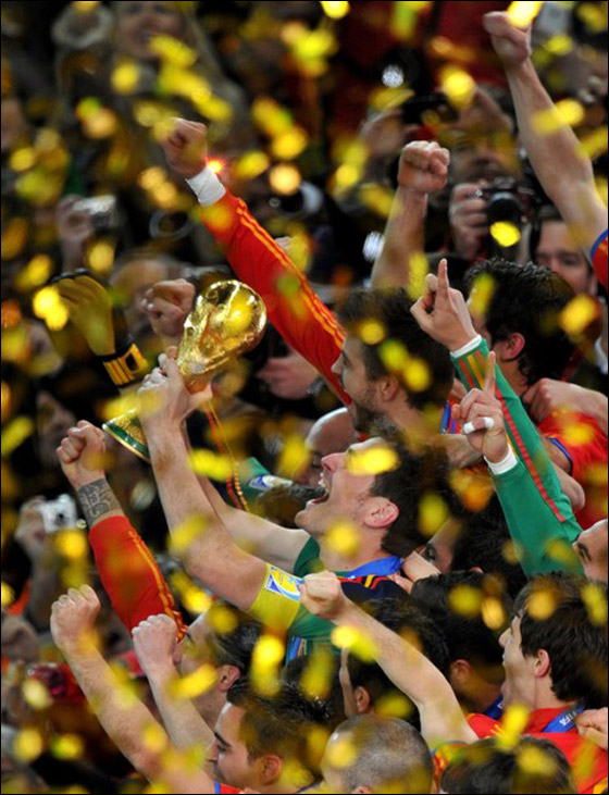 عملة نقدية تخليدا لفوز اسبانيا بمونديال 2010 صورة رقم 3 عملة نقدية تخليدا لفوز اسبانيا بمونديال 2010 صورة رقم 3