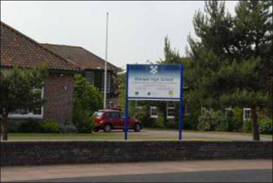 بريطانيا: معلمة تمارس الرذيلة مع اثنين من طلابها!! صورة رقم 5 بريطانيا: معلمة تمارس الرذيلة مع اثنين من طلابها!! صورة رقم 5