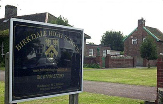 بريطانيا: معلمة تمارس الرذيلة مع اثنين من طلابها!! صورة رقم 4 بريطانيا: معلمة تمارس الرذيلة مع اثنين من طلابها!! صورة رقم 4