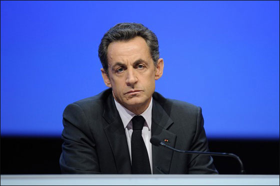 ساركوزي يثور على صحفي ويصفه بـ
