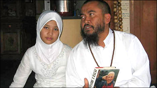 بعد الانتقادات التي طالته.. سجن رجل دين لزواجه من طفلة!    صورة رقم 2