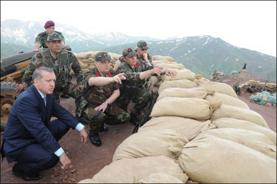 لأول مرة.. عزل 3 جنرالات خططوا للاطاحة بحكومة اردوغان!  صورة رقم 5