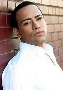 ممثل يقتل امه بالسيف ويردد تراتيل مسيحية حول جثتها!! صورة رقم 1 ممثل يقتل امه بالسيف ويردد تراتيل مسيحية حول جثتها!! صورة رقم 1