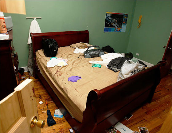 ممثل يقتل امه بالسيف ويردد تراتيل مسيحية حول جثتها!! صورة رقم 2 ممثل يقتل امه بالسيف ويردد تراتيل مسيحية حول جثتها!! صورة رقم 2