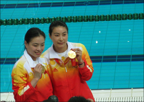 الصين تحقق في بث مقاطع فيديو تظهر متسابقة غطس منزوعة!  صورة رقم 9