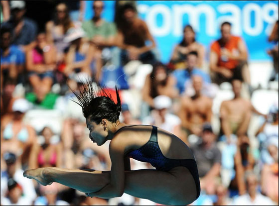 الصين تحقق في بث مقاطع فيديو تظهر متسابقة غطس منزوعة!  صورة رقم 10