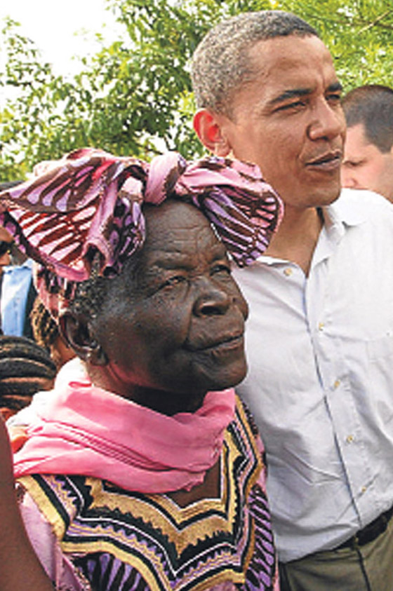 اثناء تأدية الحج.. جدة اوباما دعت لحفيدها دخول الاسلام!!  صورة رقم 4