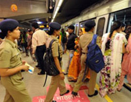 تحرشوا بالنساء.. فعوقبوا بممارسة التمارين الرياضية والضرب! صورة رقم 1 تحرشوا بالنساء.. فعوقبوا بممارسة التمارين الرياضية والضرب! صورة رقم 1