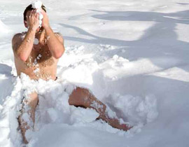 اعتقال 4 عراة سكارى في درجة حرارة 15 تحت الصفر! صورة رقم 1 اعتقال 4 عراة سكارى في درجة حرارة 15 تحت الصفر! صورة رقم 1