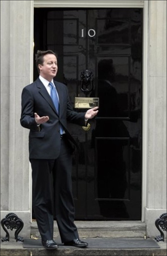 كاميرون: رئيس البرلمان البريطاني هو احد اقزام كاميرون: رئيس البرلمان البريطاني هو احد اقزام