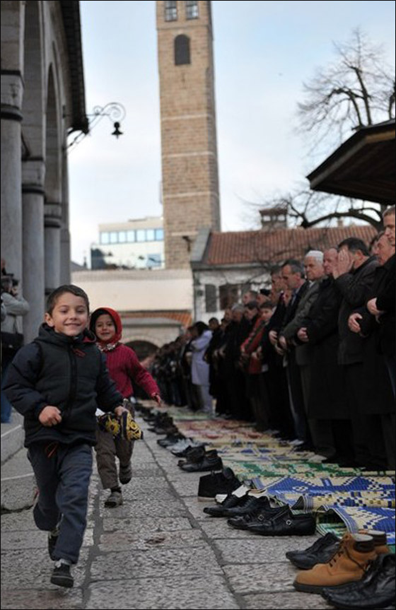 اللهم أغثنا.. عشرات الآلاف يشاركون في صلوات الاستسقاء صورة رقم 6