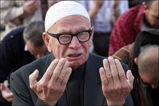 اللهم أغثنا.. عشرات الآلاف يشاركون في صلوات الاستسقاء صورة رقم 4