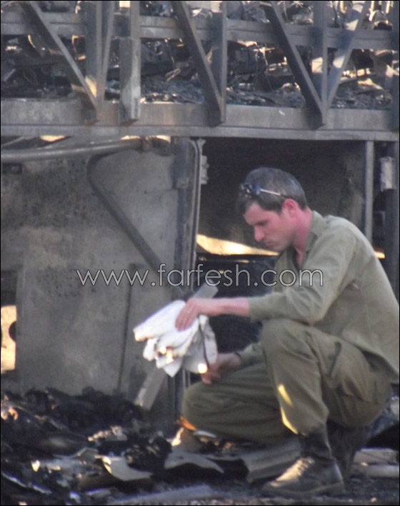 مسلسلات اون لاين يلتقط صورا للحافلة التي اشتعلت فيها النيران  صورة رقم 3