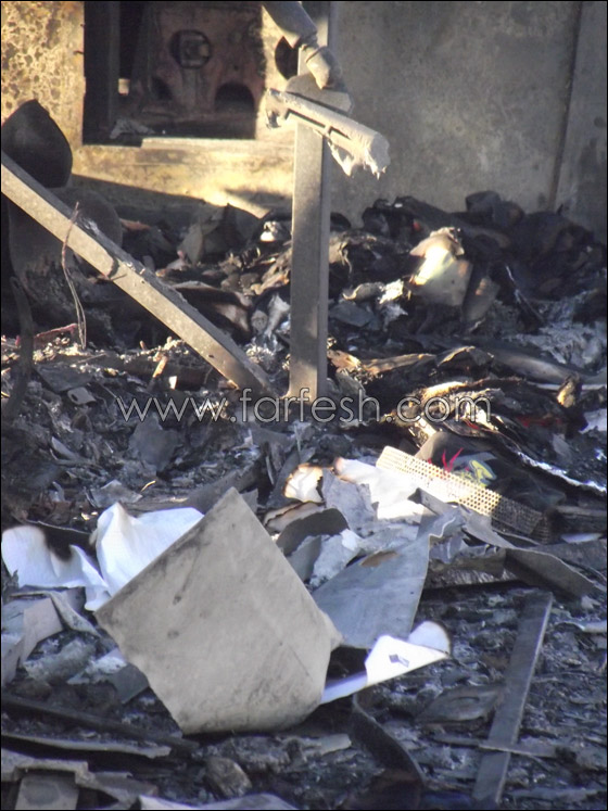 مسلسلات اون لاين يلتقط صورا للحافلة التي اشتعلت فيها النيران  صورة رقم 4