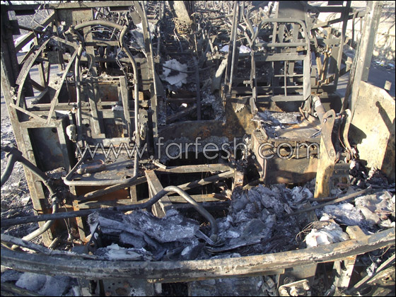 مسلسلات اون لاين يلتقط صورا للحافلة التي اشتعلت فيها النيران  صورة رقم 8