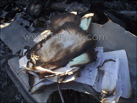 مسلسلات اون لاين يلتقط صورا للحافلة التي اشتعلت فيها النيران  صورة رقم 10