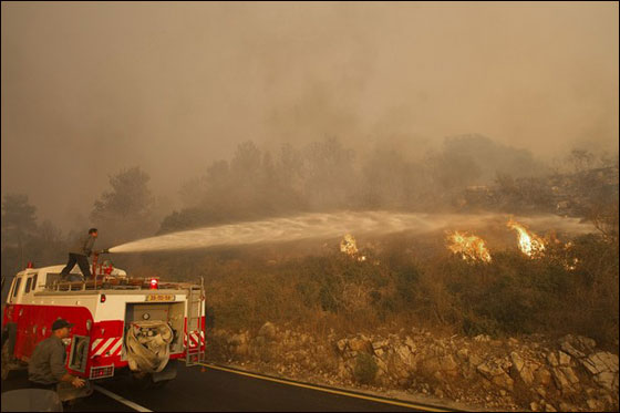 الاردن يرسل ثلاثة طواقم إطفاء عبر جسر الشيخ حسين  صورة رقم 2