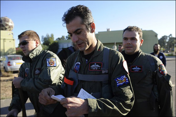 رغم المساعدات.. لن تنجح السيطرة على النيران قبل مساء الغد  صورة رقم 8